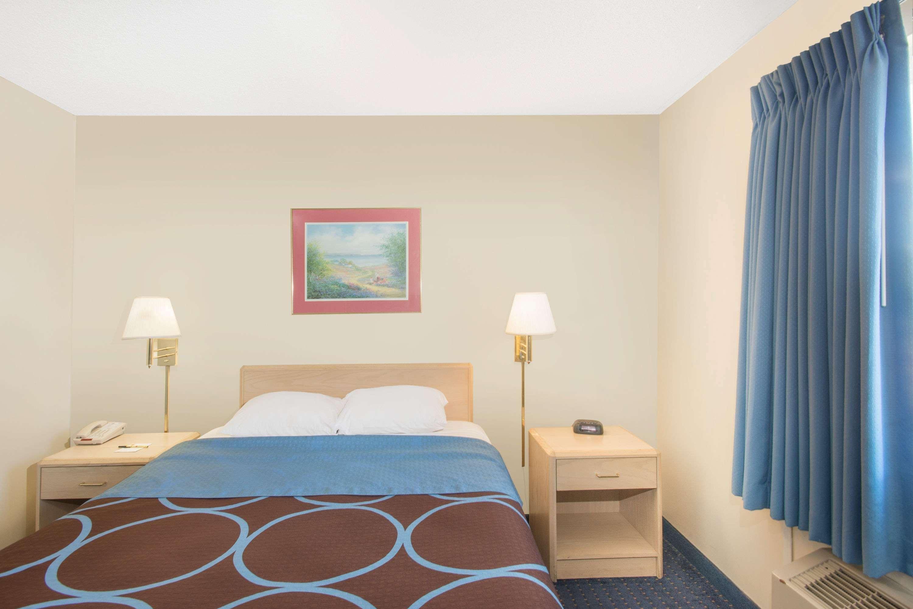 Super 8 By Wyndham Webster/Rochester מראה חיצוני תמונה