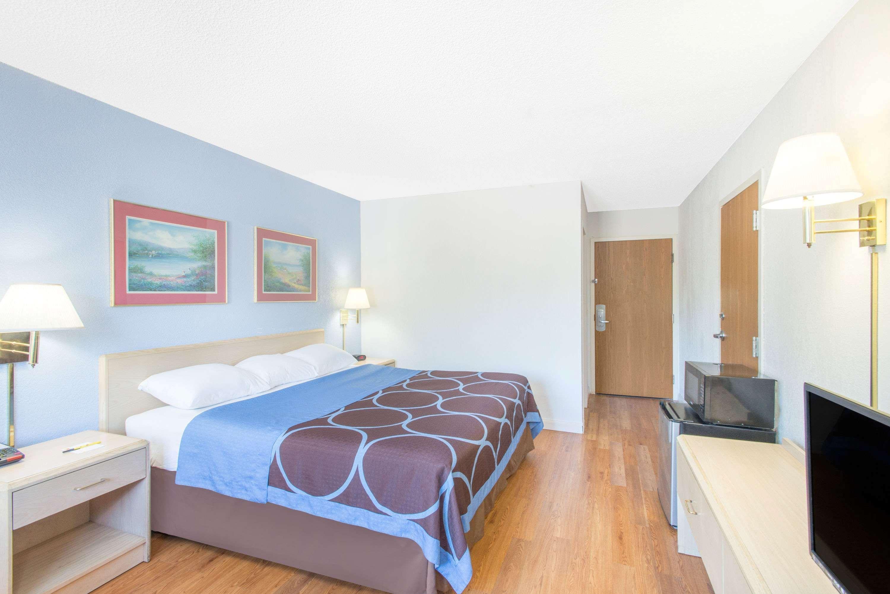 Super 8 By Wyndham Webster/Rochester מראה חיצוני תמונה