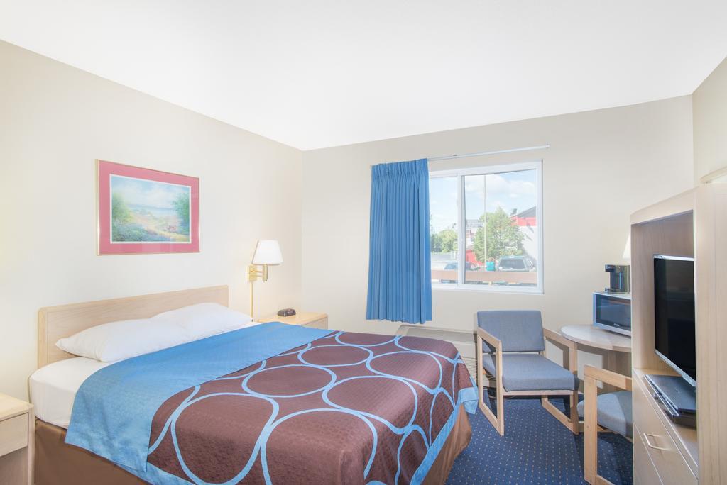 Super 8 By Wyndham Webster/Rochester מראה חיצוני תמונה